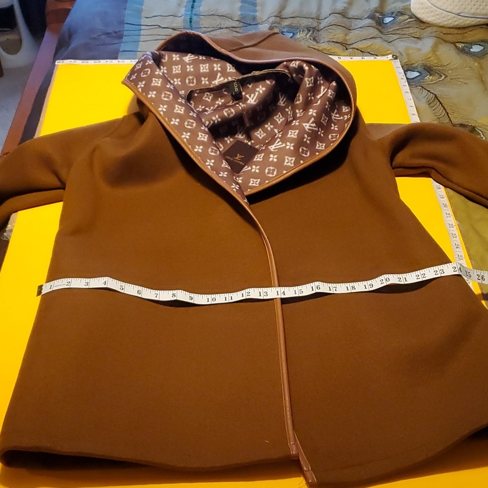 Coat - Picture 10 of 12